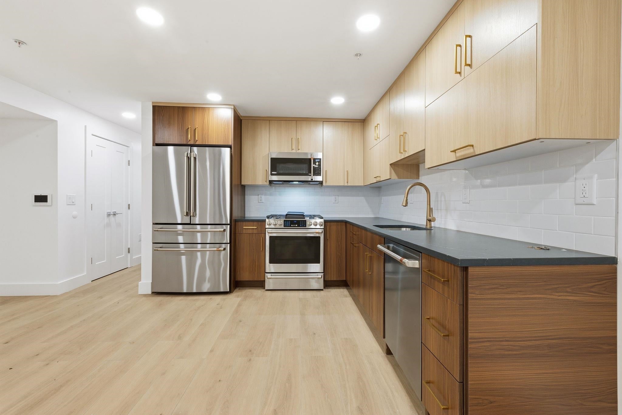 Search Homes 1 271 WEBSTER AVE 1