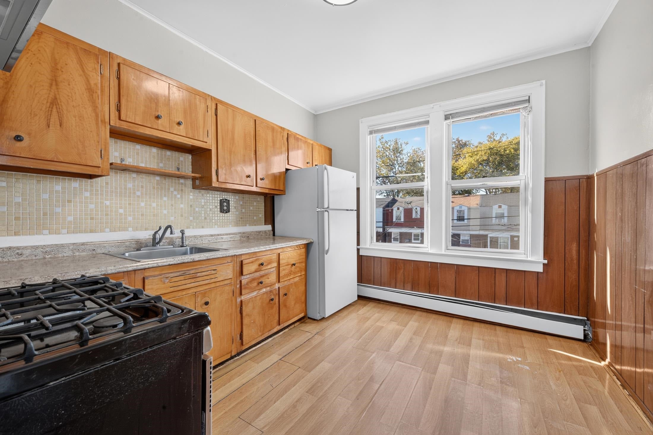391 VAN NOSTRAND AVE