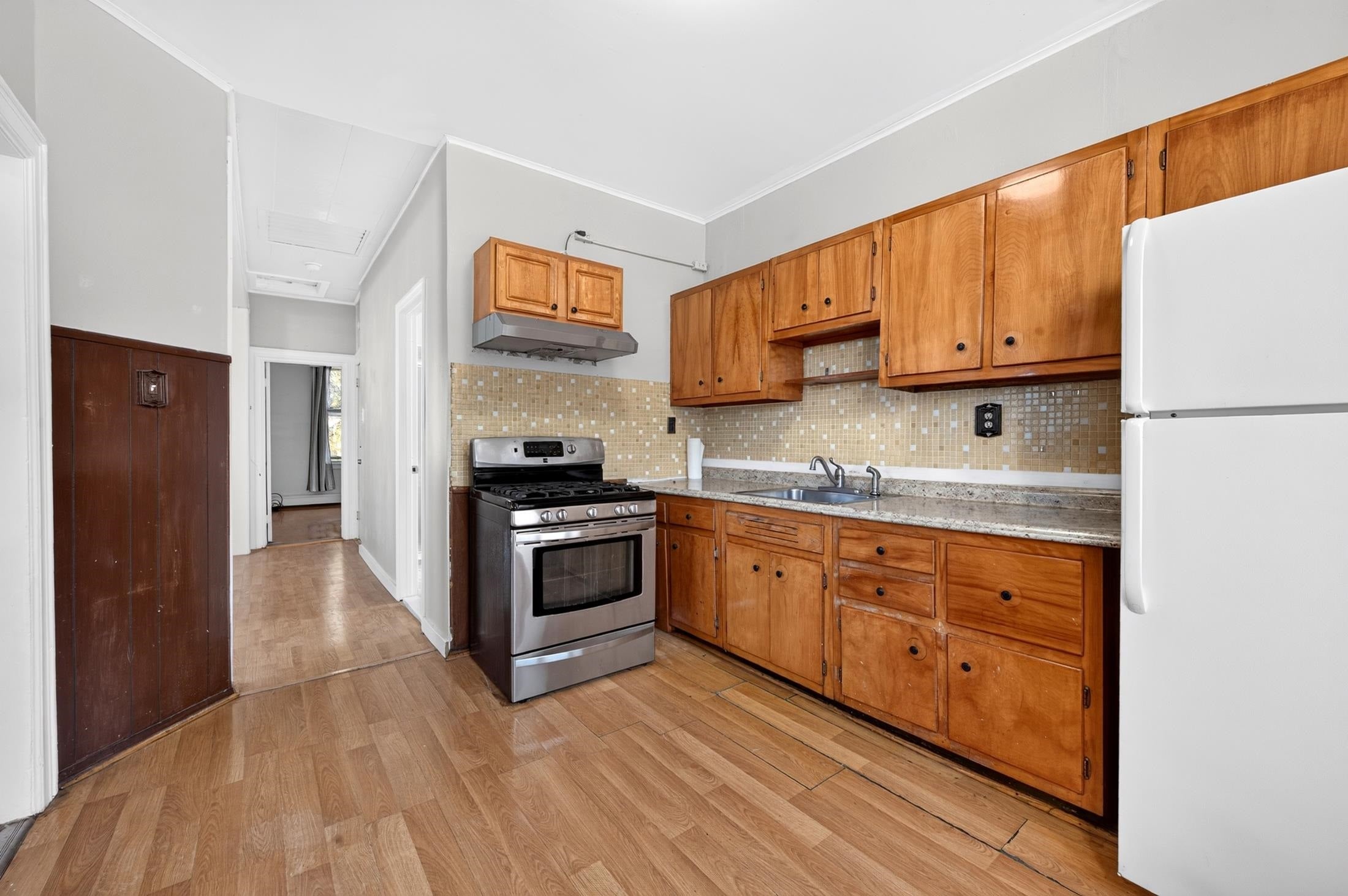 391 VAN NOSTRAND AVE
