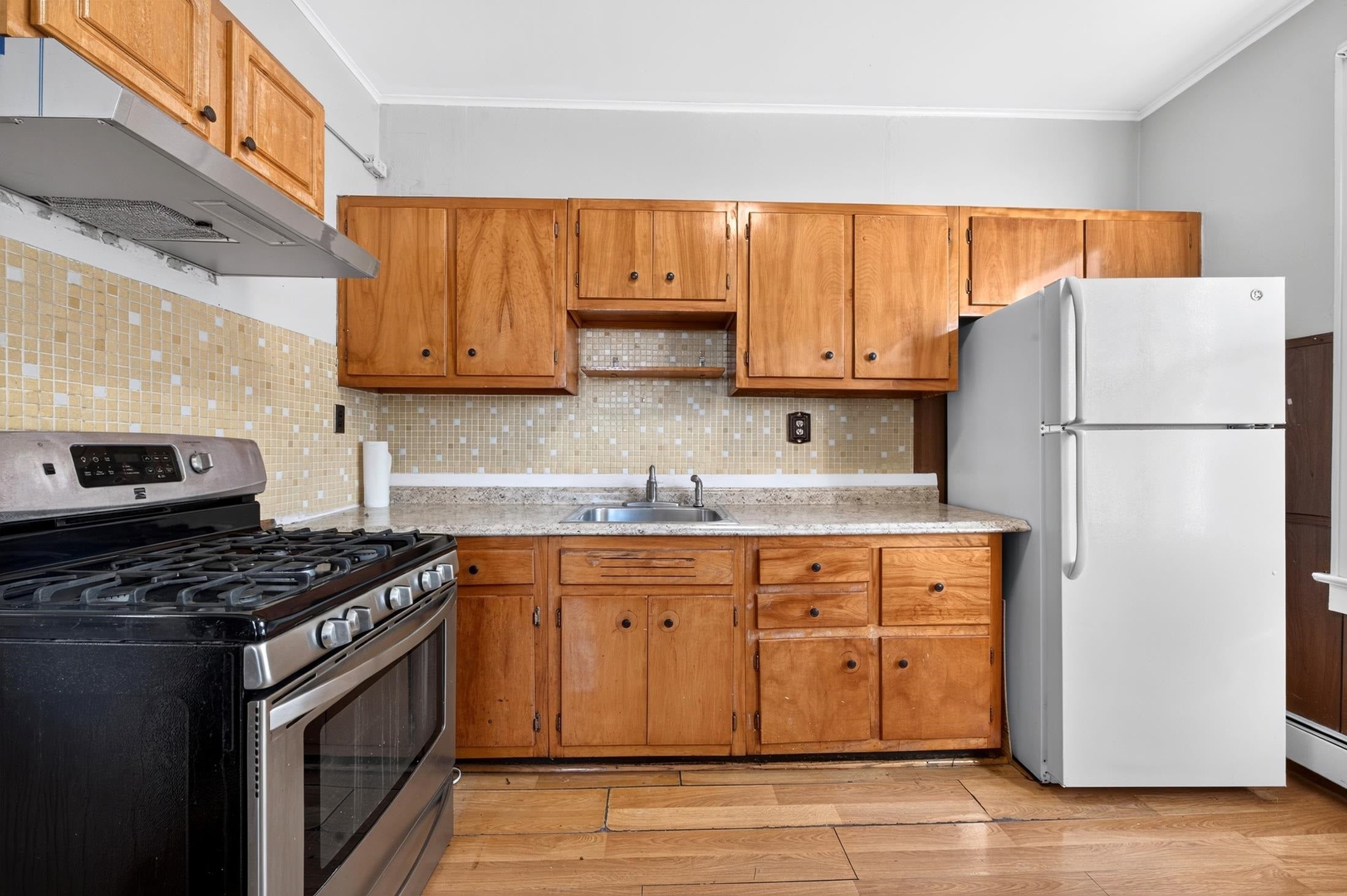 391 VAN NOSTRAND AVE