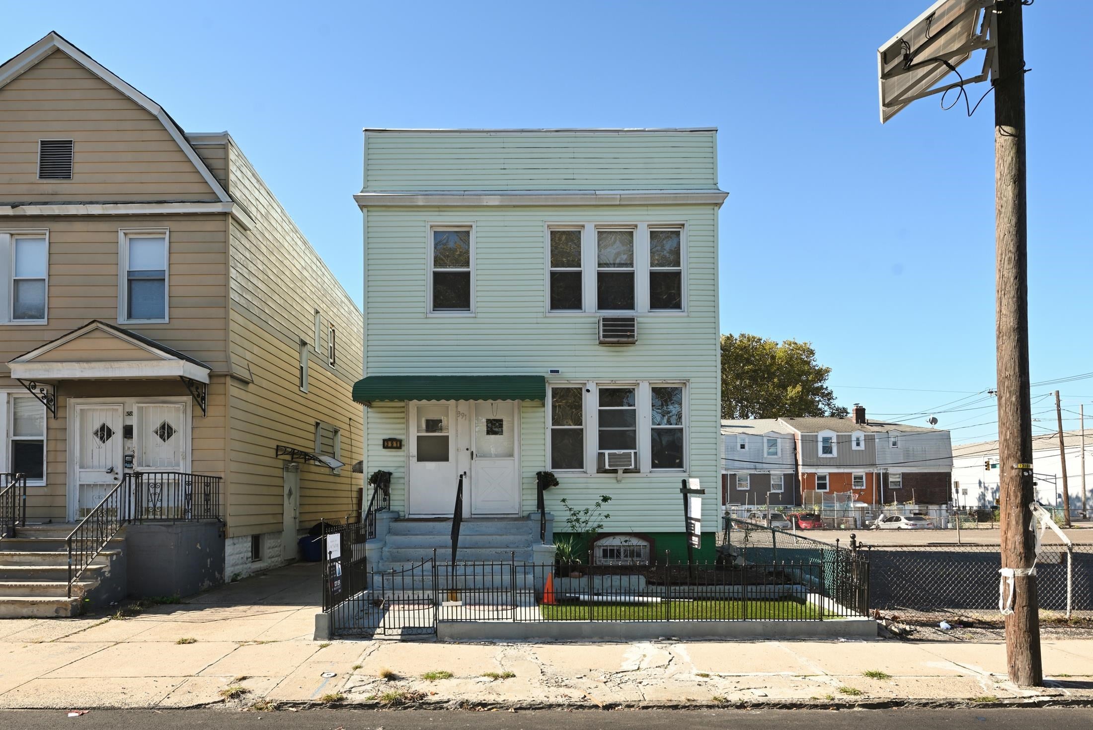 391 VAN NOSTRAND AVE