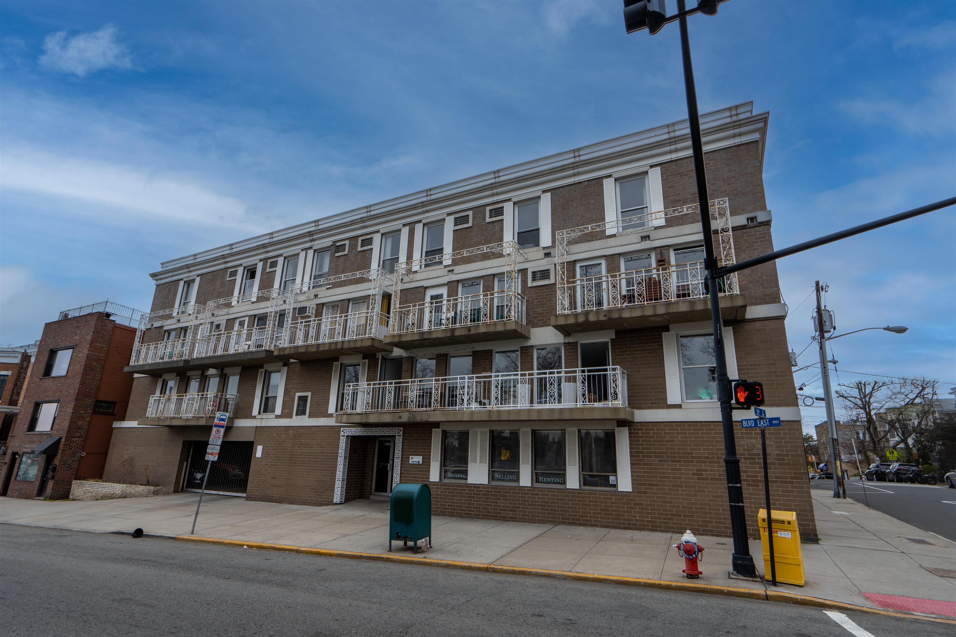 5311 Blvd East #4, West New York, New Jersey image 22