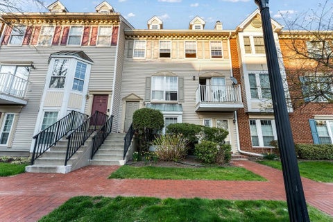 Condo For Sale - 15 Cedar St<br/> Jersey City, NJ 07305