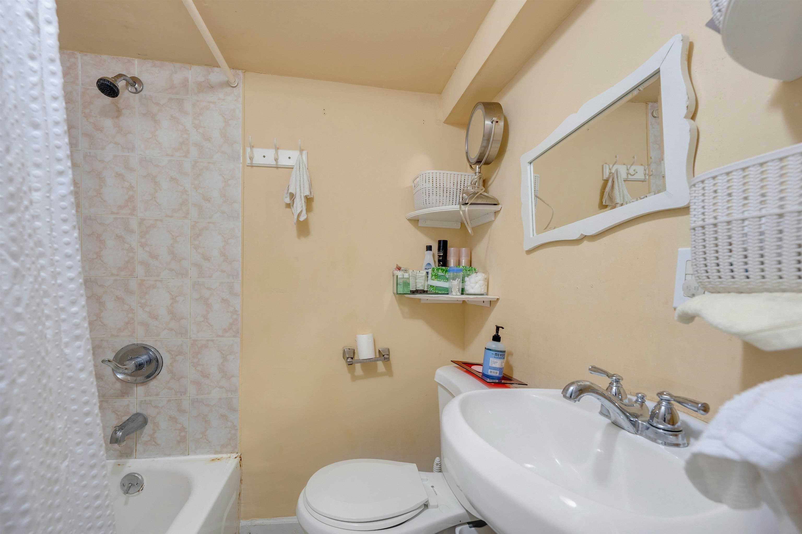 709 10th St, Union City, New Jersey image 15
