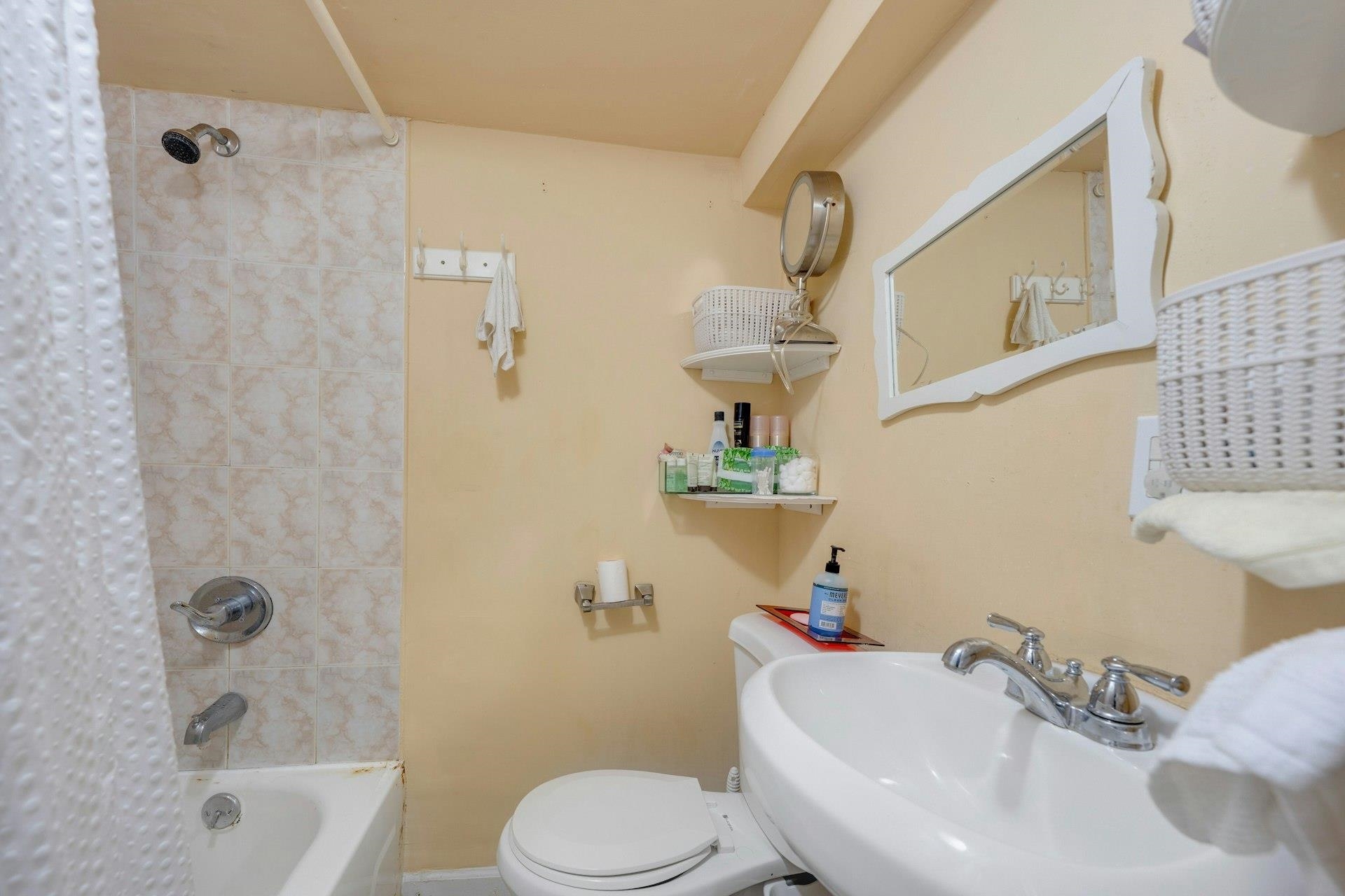 709 10th St, Union City, New Jersey image 12