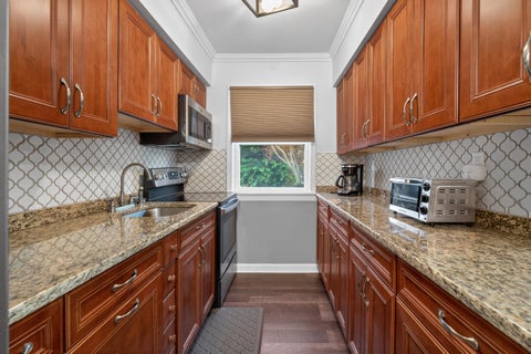 Condo For Sale - 214 Avenue A #B5<br/> Bayonne, NJ 07002
