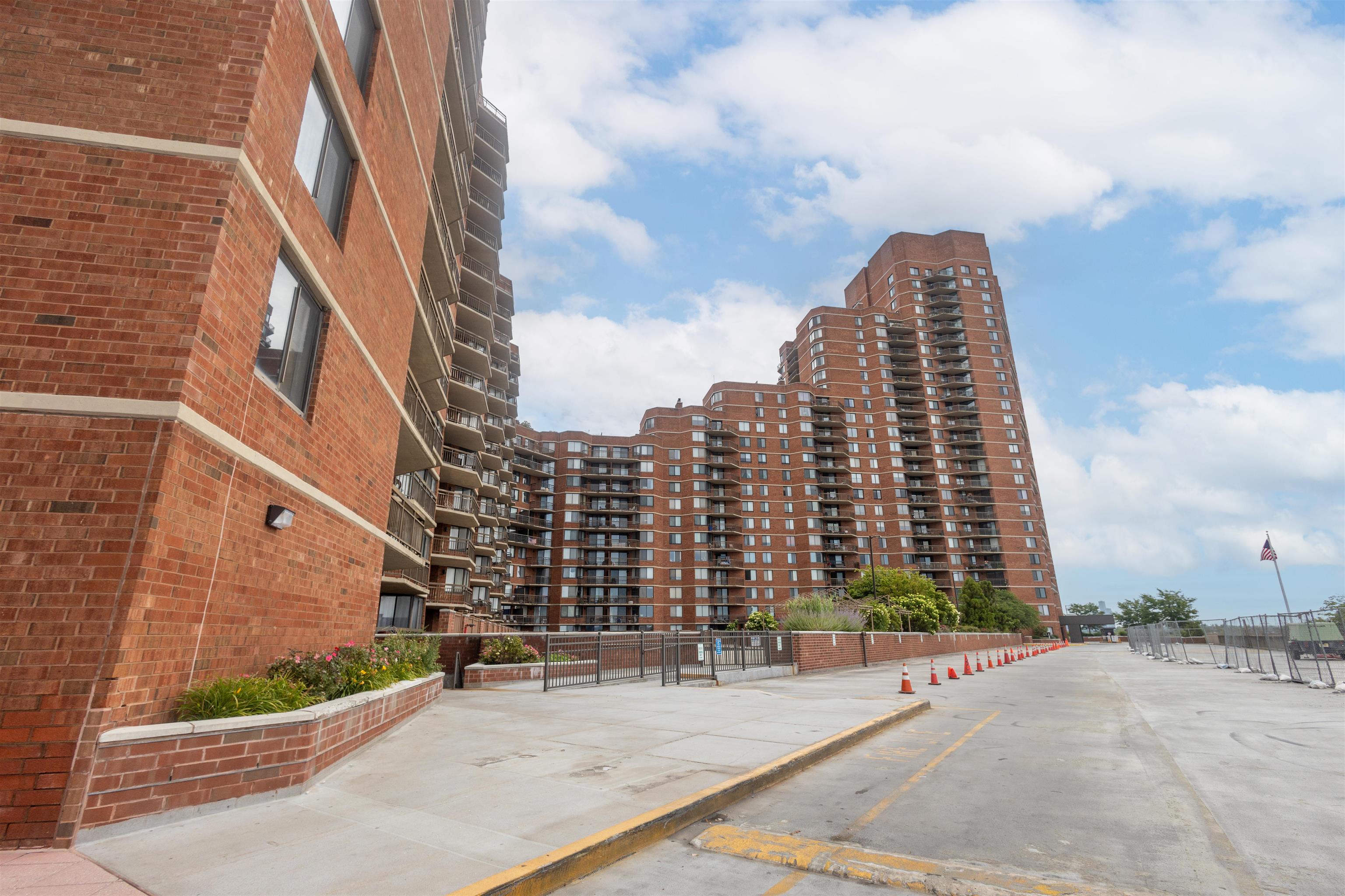 401 Harmon Cove Tower #401, Secaucus, New Jersey image 1