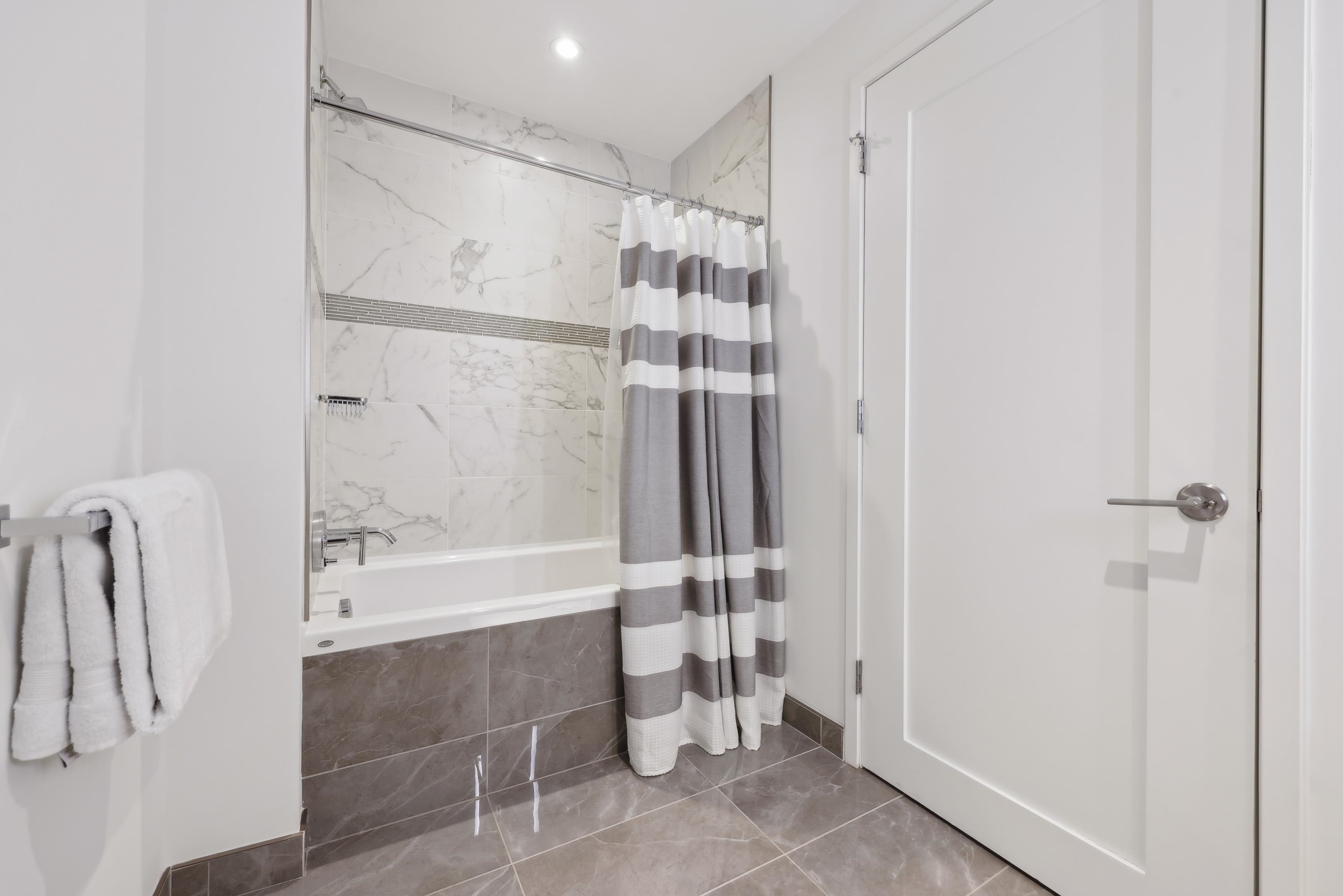 800 Avenue At Port Imperial #324, Weehawken, New Jersey image 7