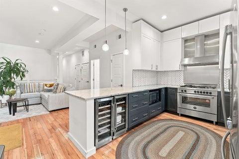 Condo For Sale - 414 10th St #1<br/> Hudson County, Union City, NJ 07087