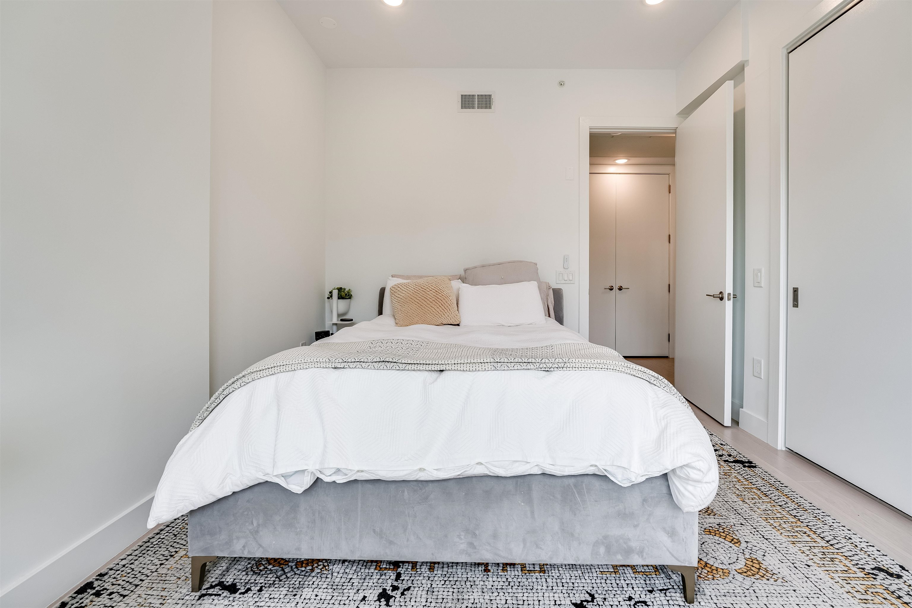 332 Newark Ave #2D, Jersey City, New Jersey image 15