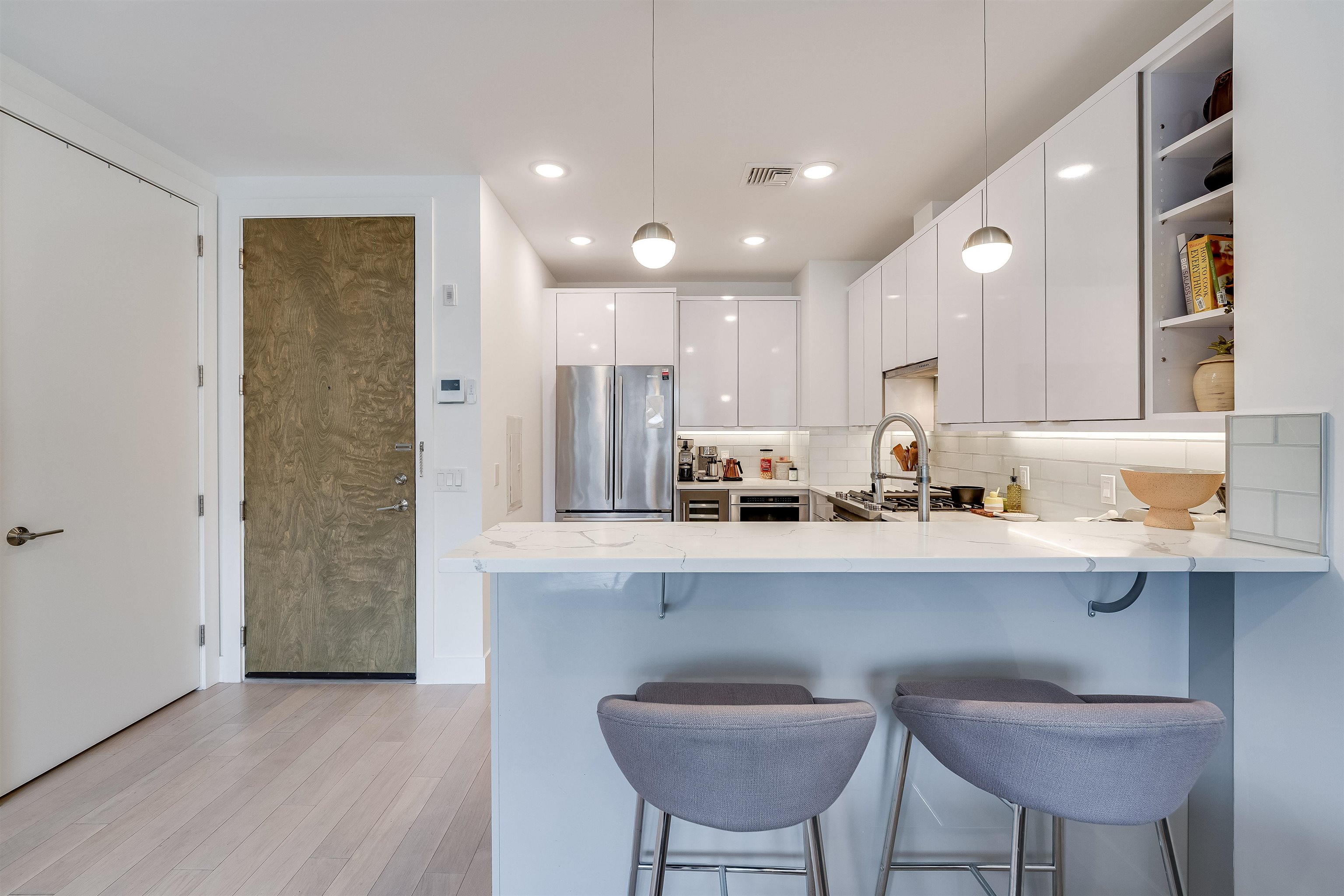 332 Newark Ave #2D, Jersey City, New Jersey image 2