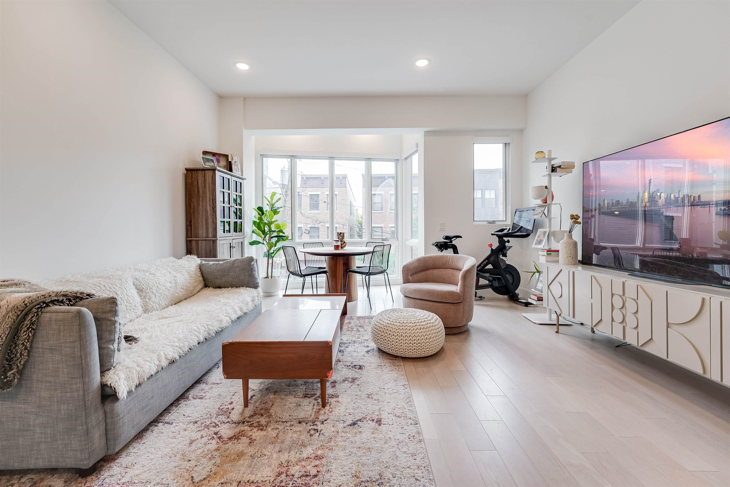 332 Newark Ave #2D, Jersey City, New Jersey image 6