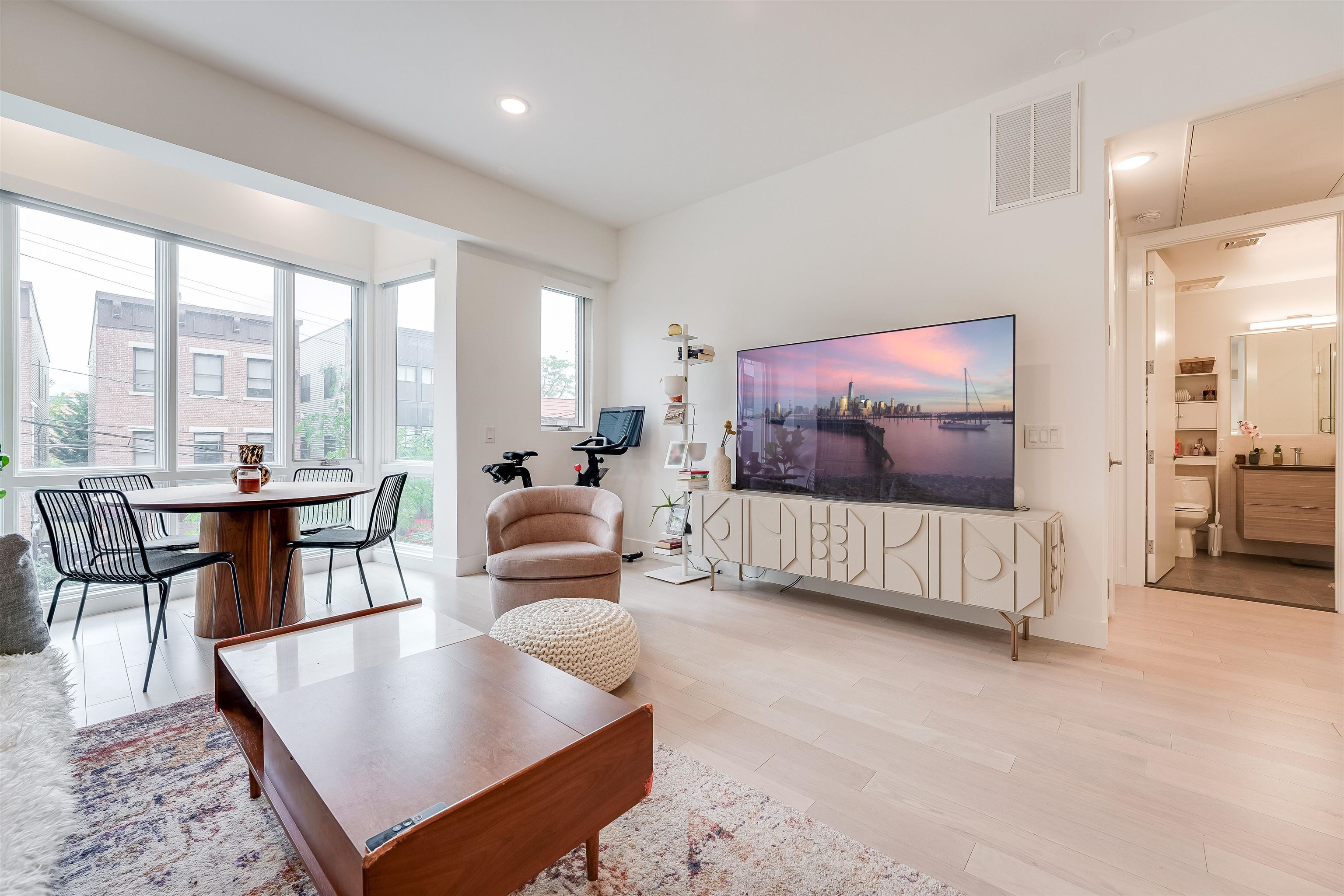 332 Newark Ave #2D, Jersey City, New Jersey image 7