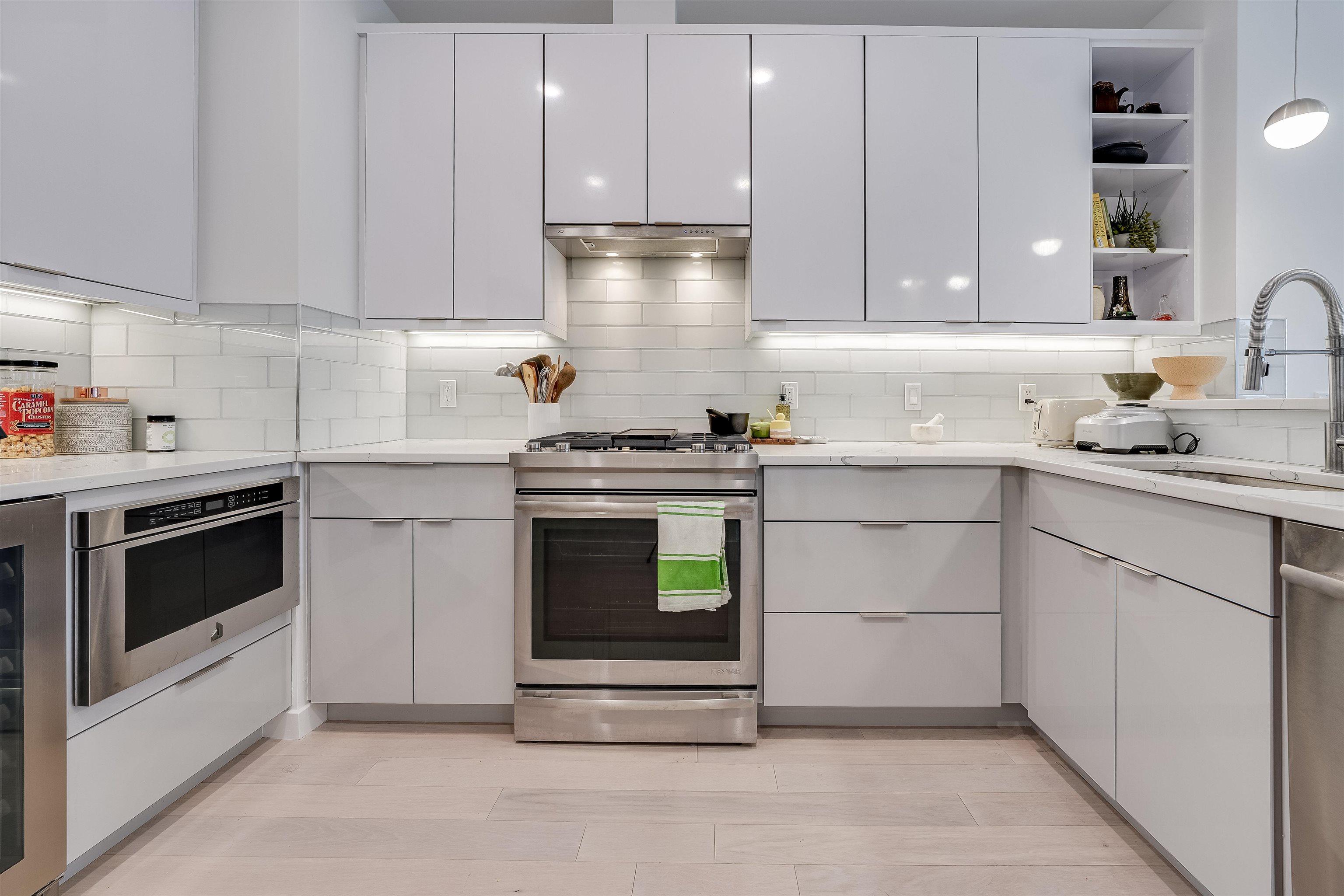 332 Newark Ave #2D, Jersey City, New Jersey image 1