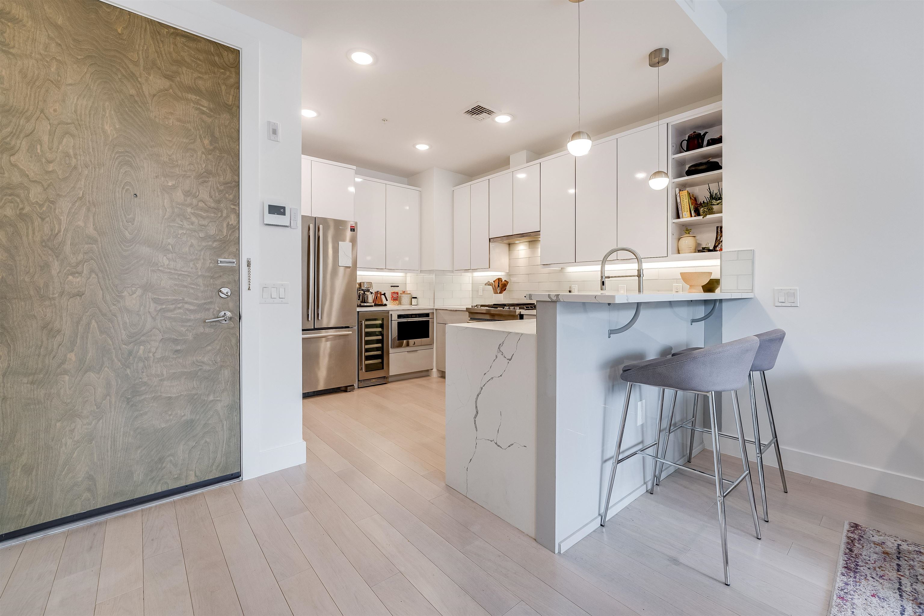 332 Newark Ave #2D, Jersey City, New Jersey image 3