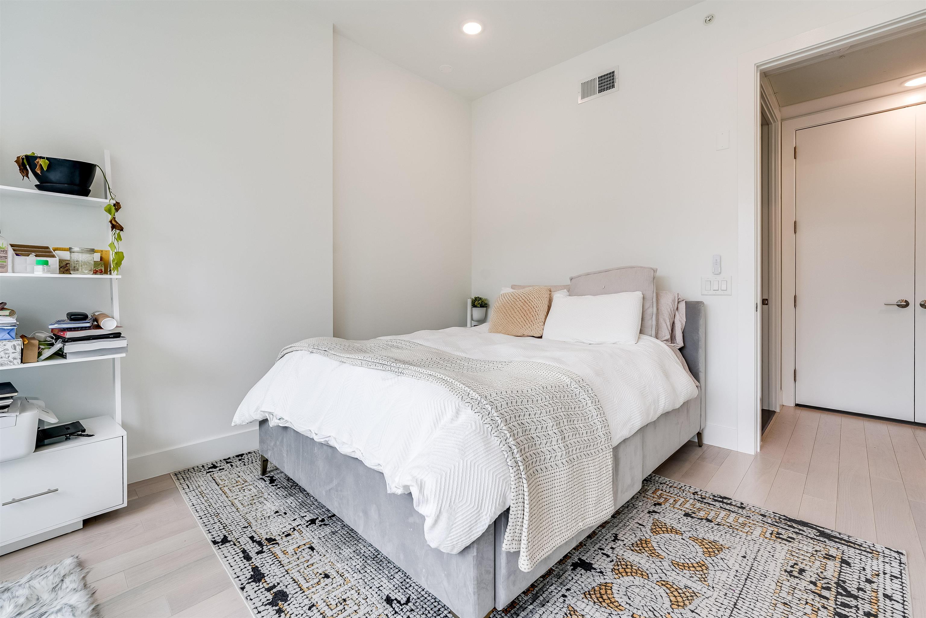 332 Newark Ave #2D, Jersey City, New Jersey image 14