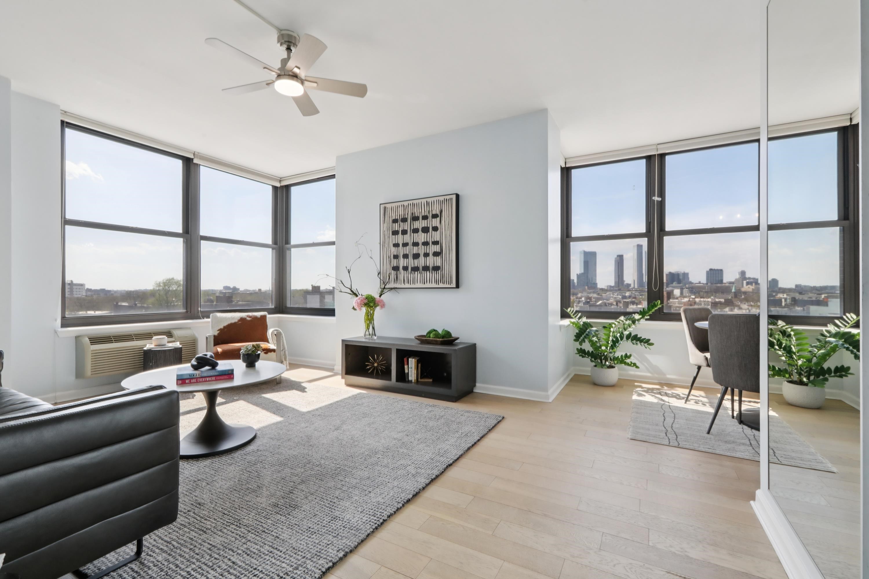 102 CHRISTOPHER COLUMBUS DR 904