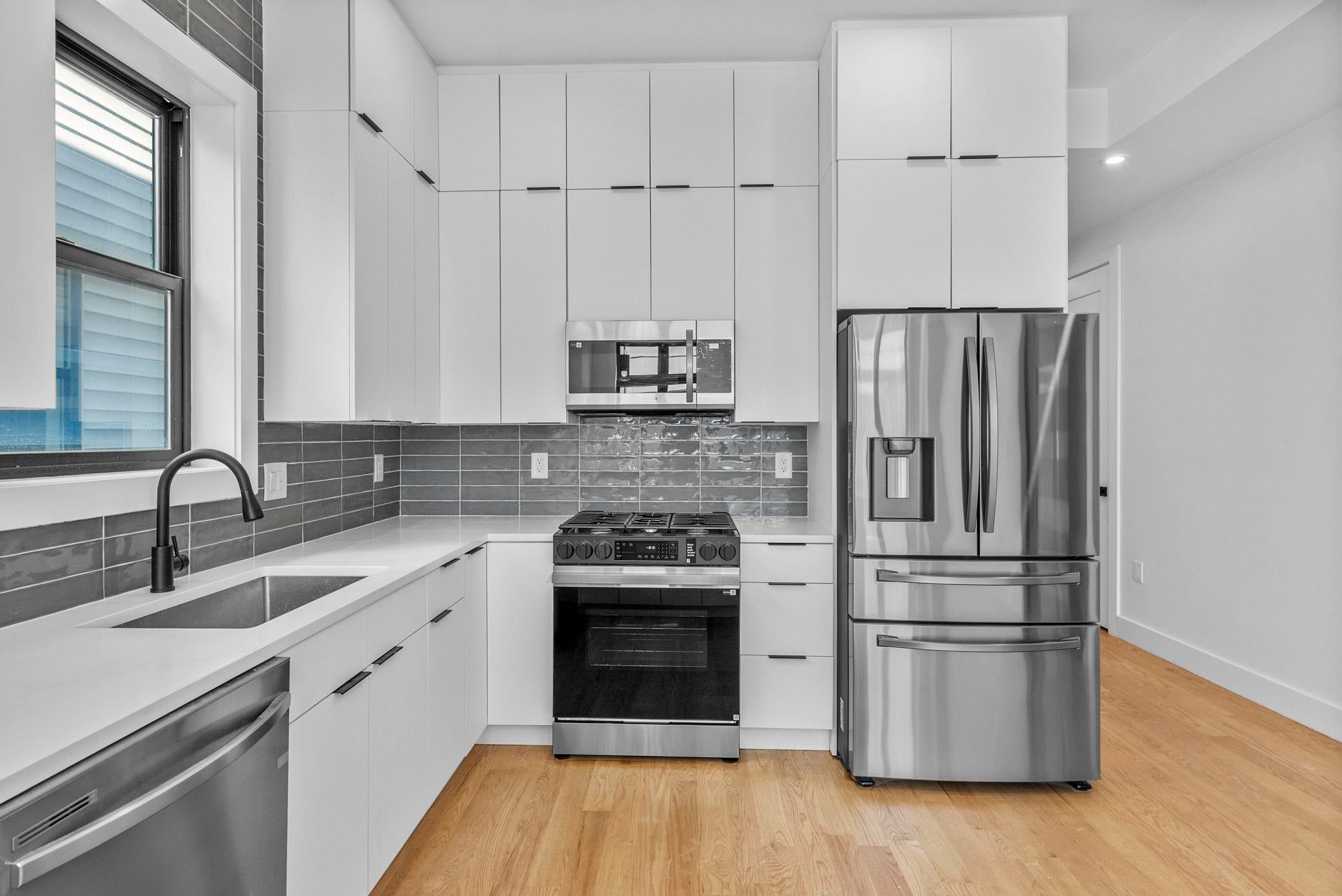 100 TERRACE AVE 1