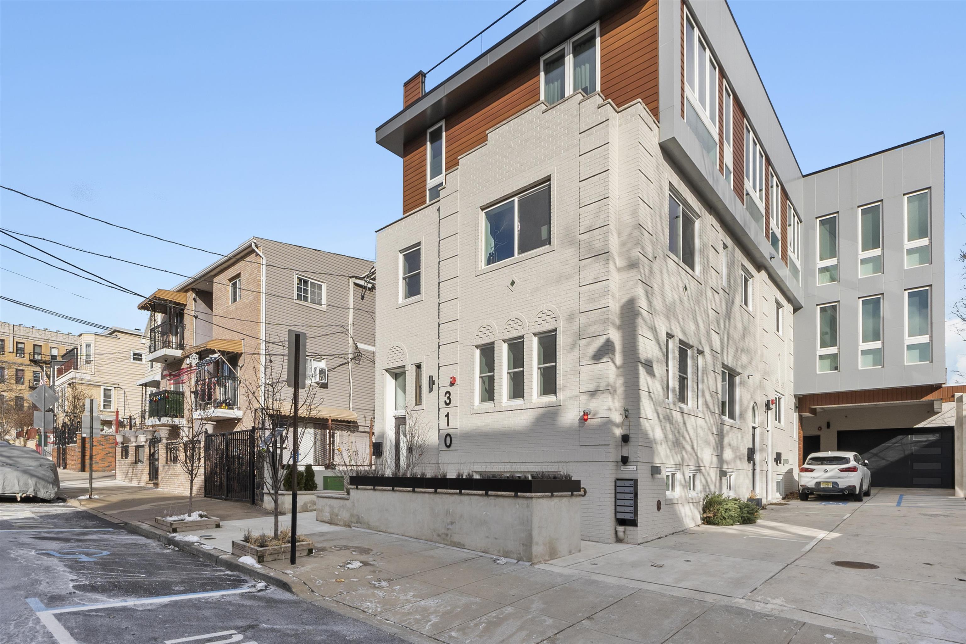 310 4th St #2, Union City, New Jersey image 23