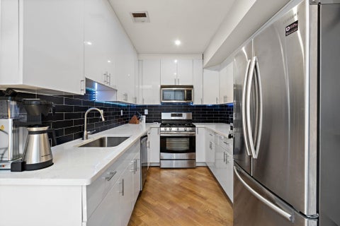 Condo For Sale - 407 Monroe St #5A<br/> Hoboken, NJ 07030