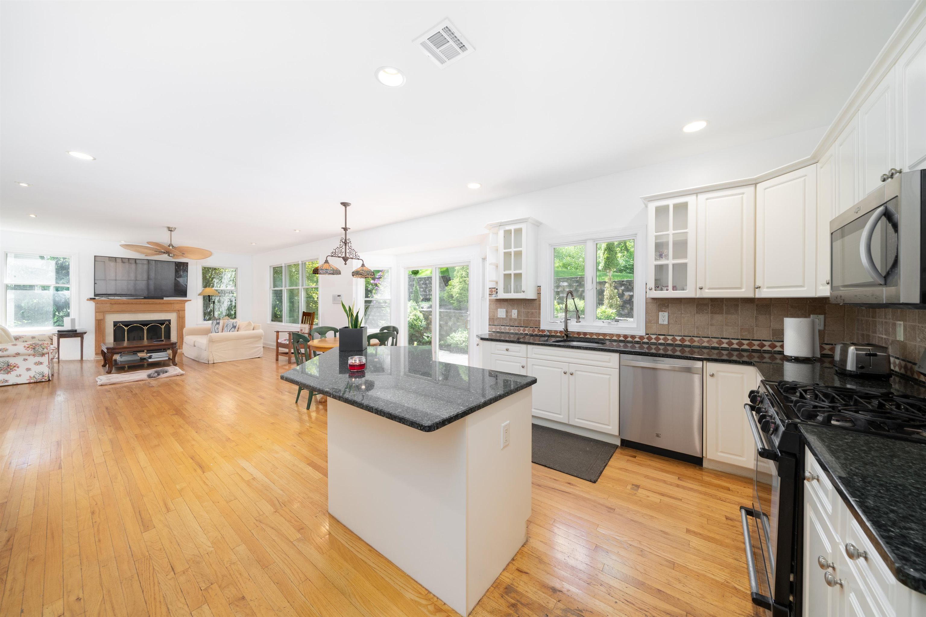 57 Terrace Ave, West Orange, New Jersey image 8