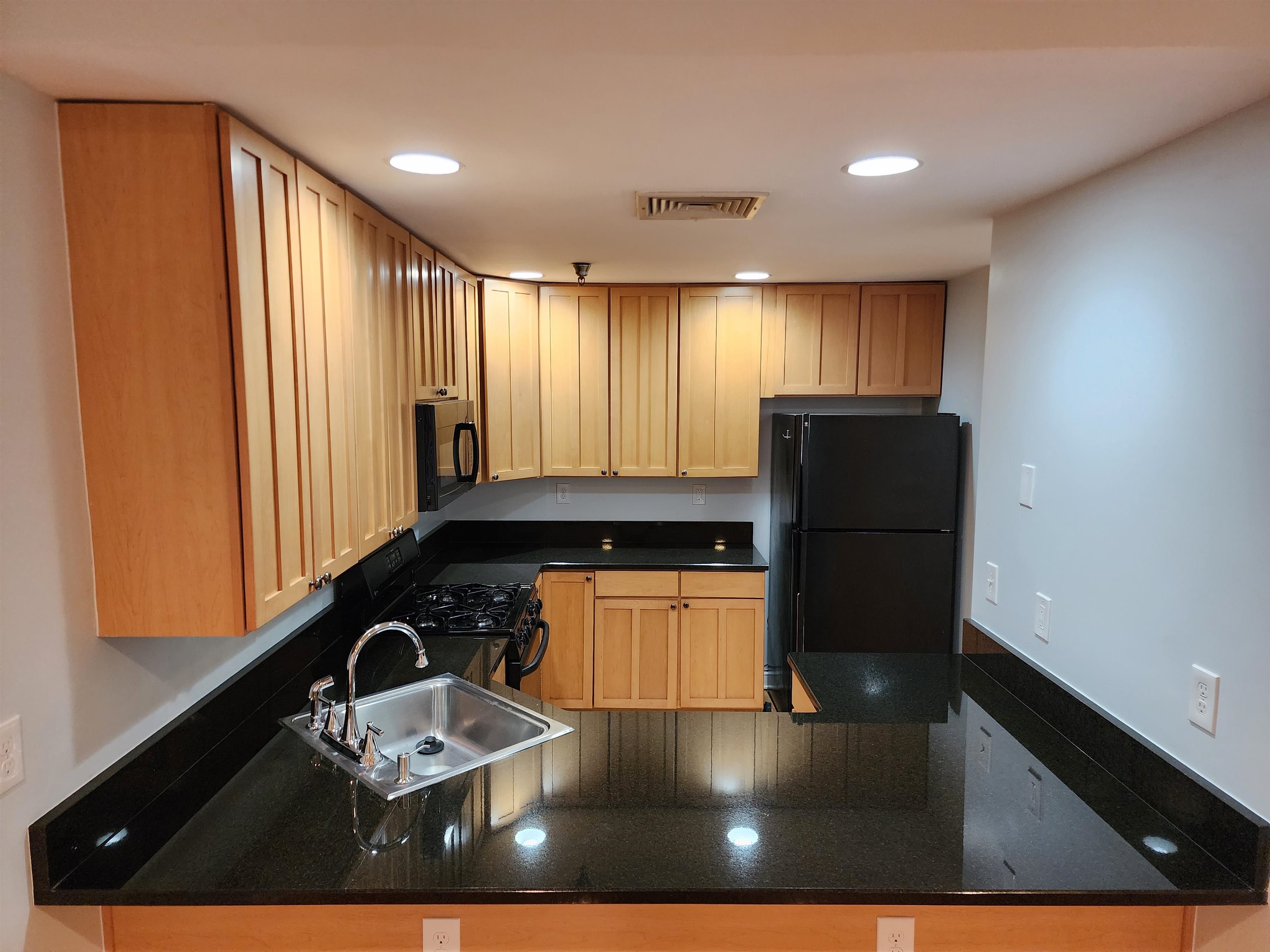 84 Adams St #2A, Hoboken, New Jersey image 6