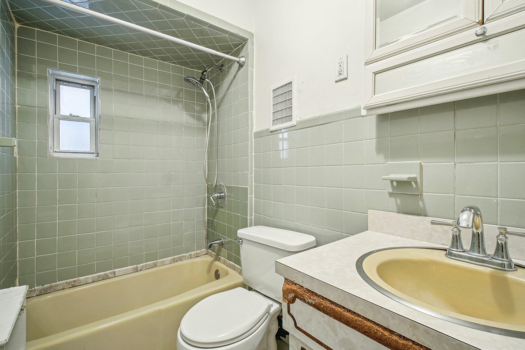 94 Linden Ave, Jersey City, New Jersey image 17