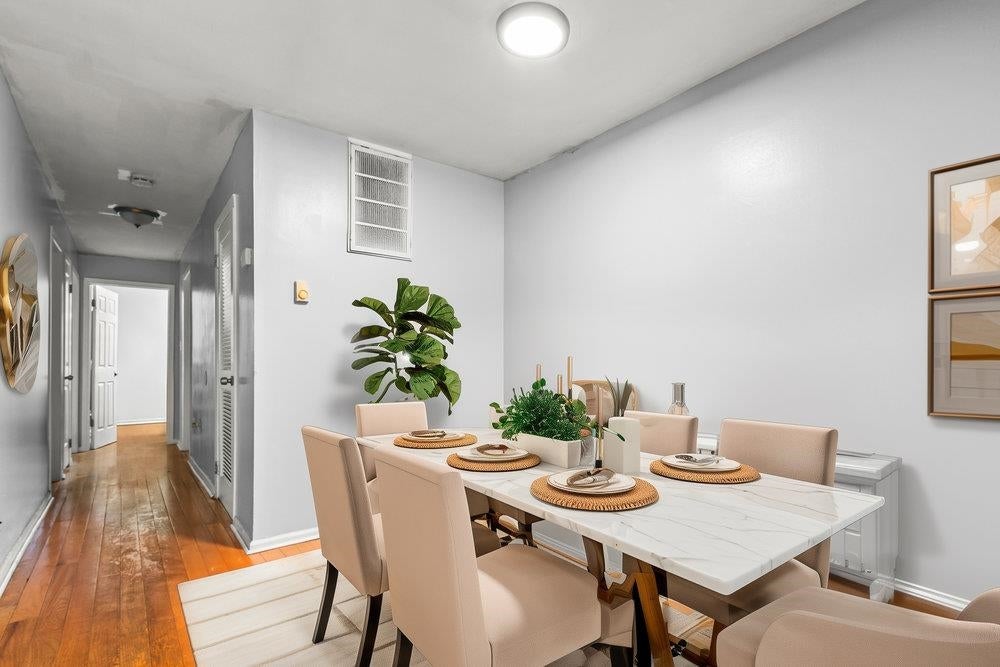12 BAYVIEW AVE