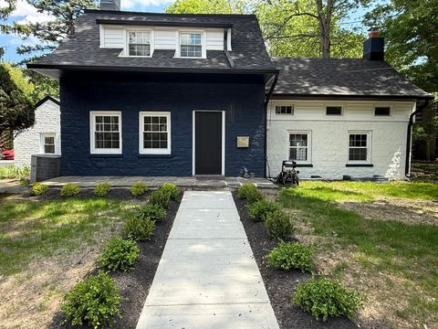 Homes For Sale - 867 River Rd<br/> Teaneck, NJ 07666