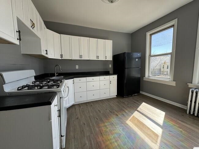 119 WOODLAWN AVE