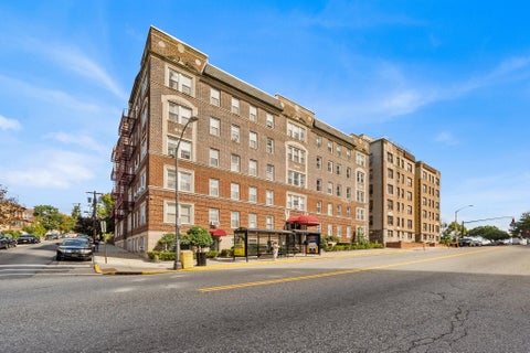 Condo For Sale - 6045 Blvd East #4B<br/> Hudson County, West New York, NJ 07093