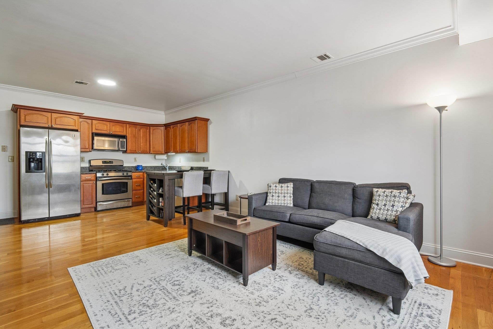 85 BROADWAY 3C