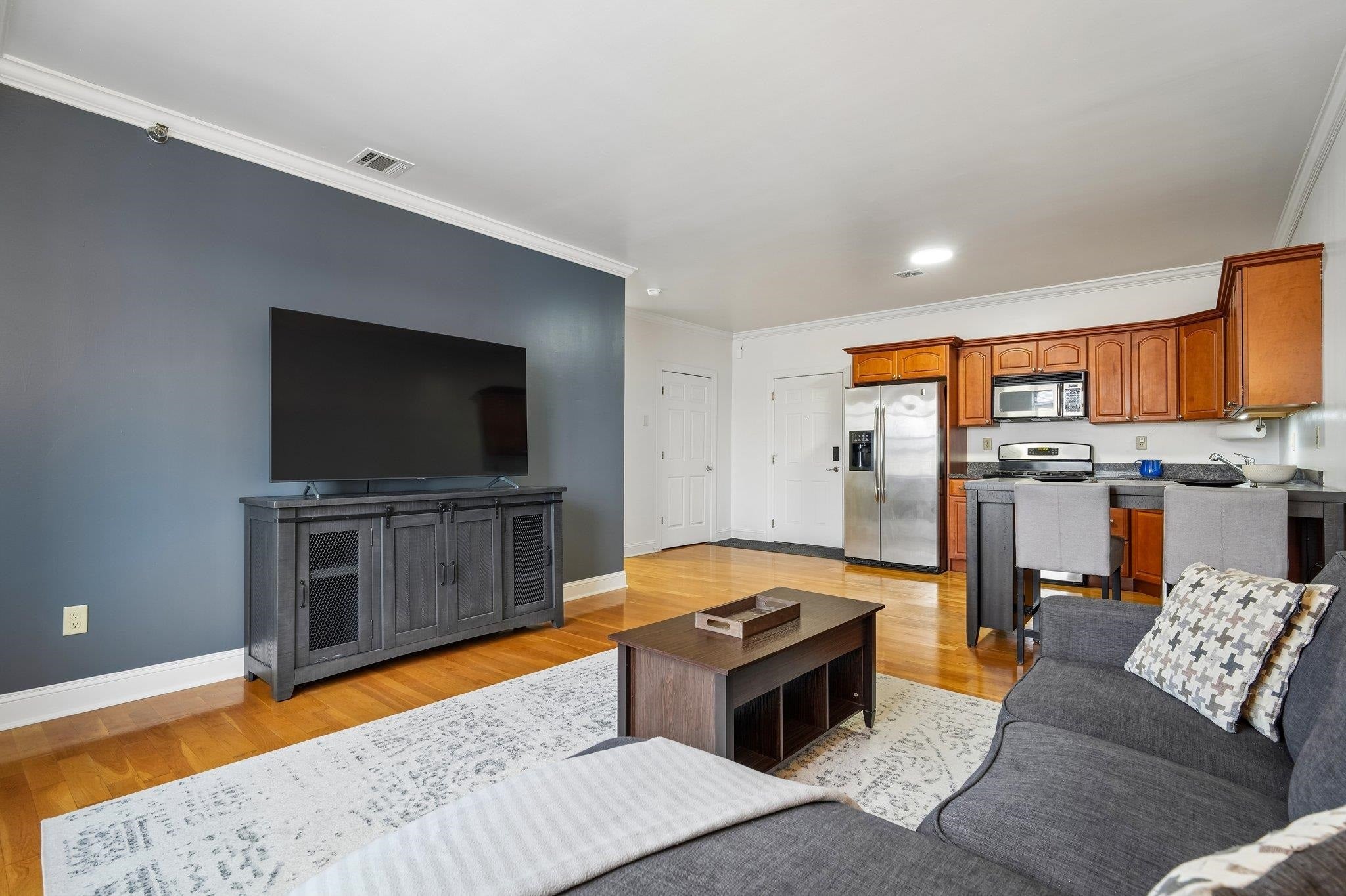 85 BROADWAY 3C