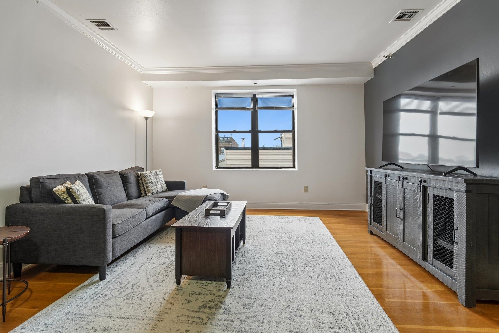 85 BROADWAY 3C