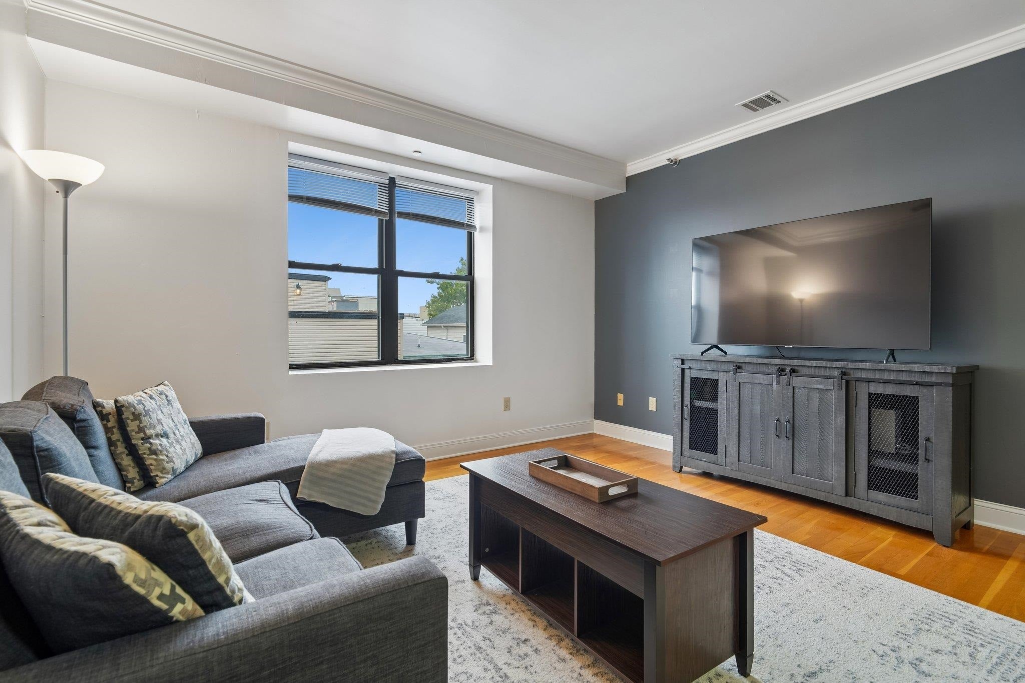 85 BROADWAY 3C