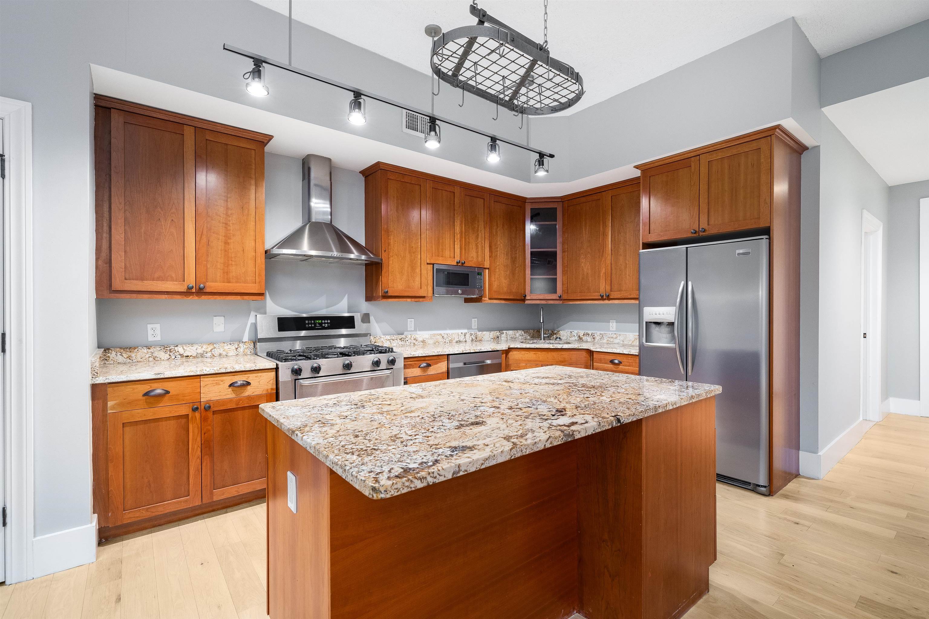 100 Paterson Plank Rd #428, Hoboken, New Jersey image 3