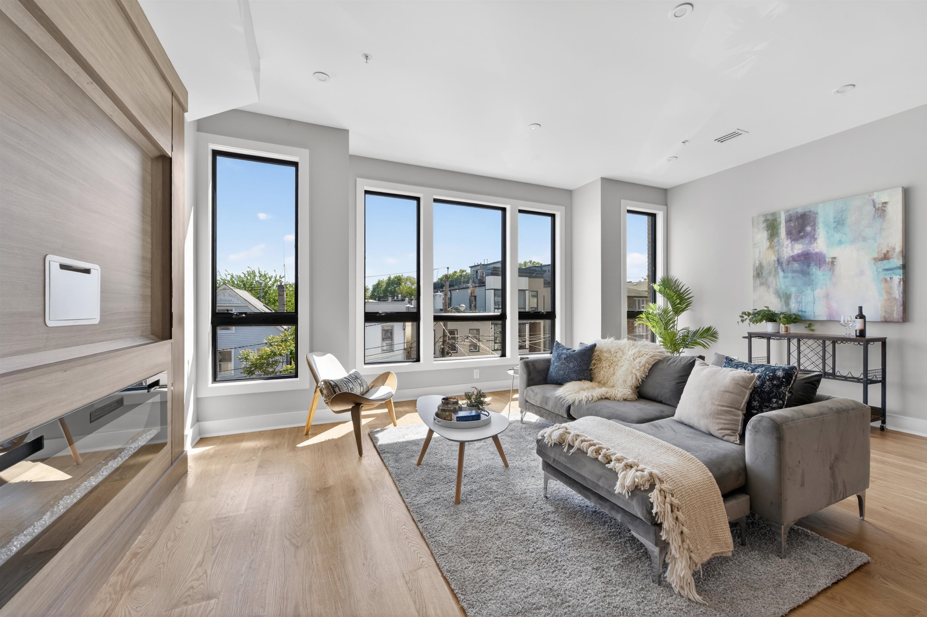 172 GRIFFITH ST 3