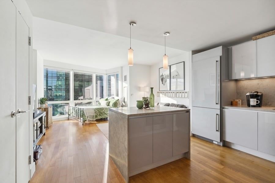77 HUDSON ST 2612