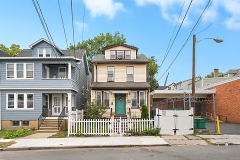 78 VALLEY ST Newark NJ 07106