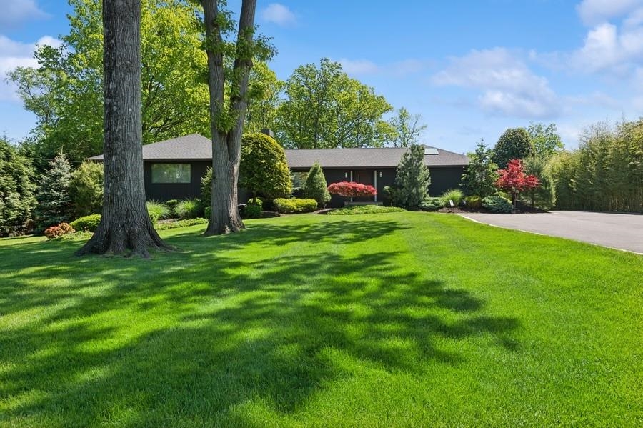 29 Oak Grove Lane, EDISON, New Jersey image 1