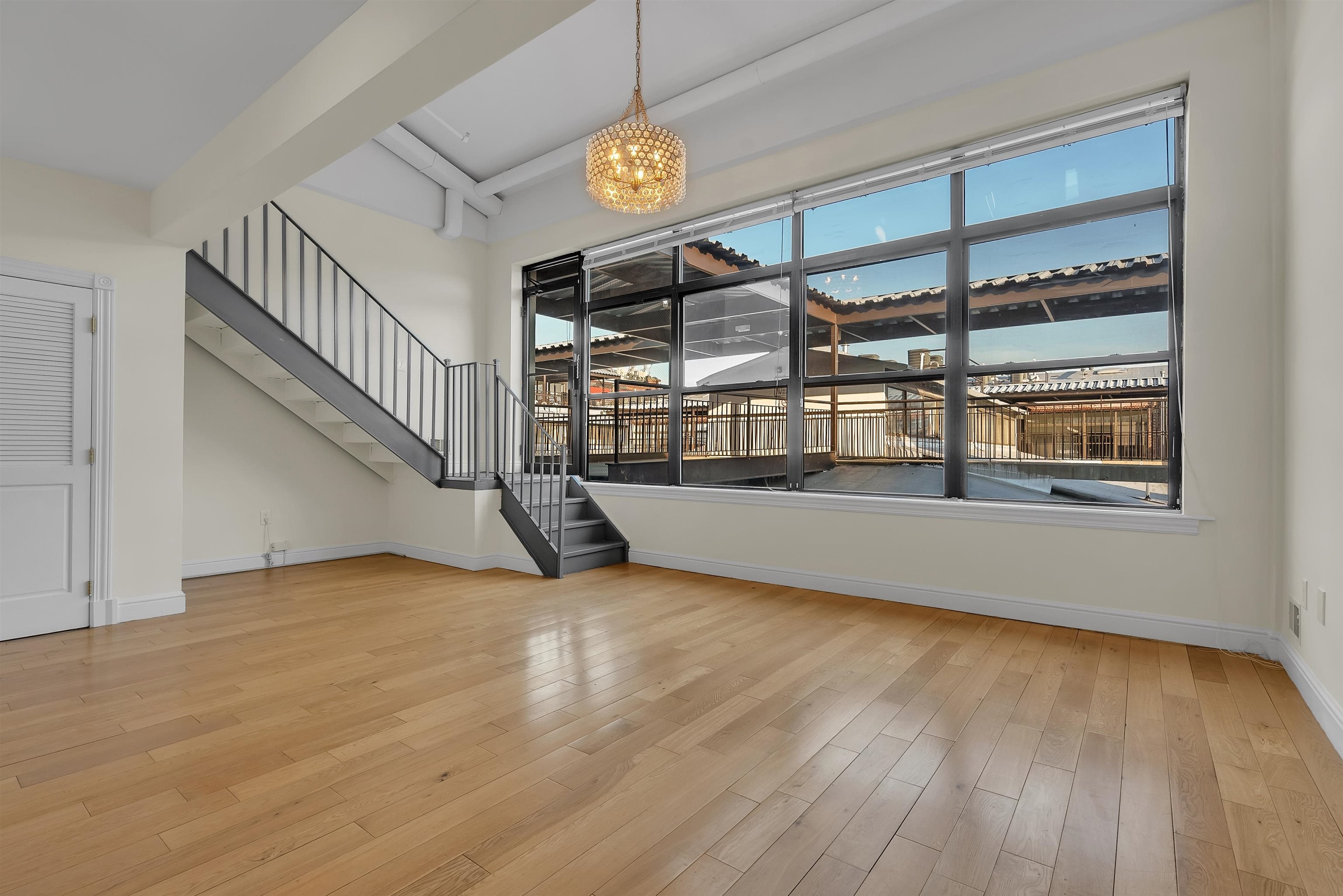300 COMMUNIPAW AVE 0233
