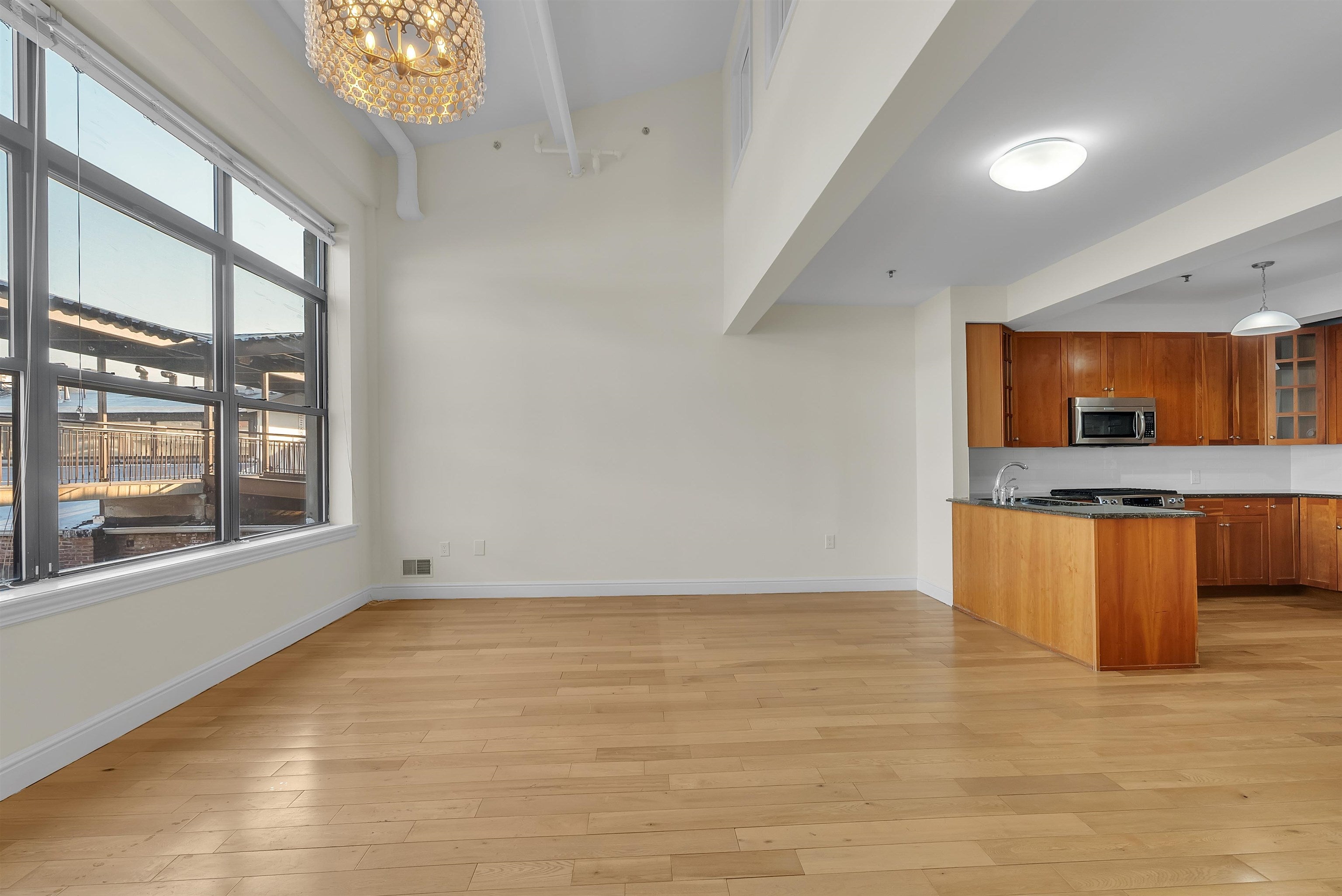 300 COMMUNIPAW AVE 0233