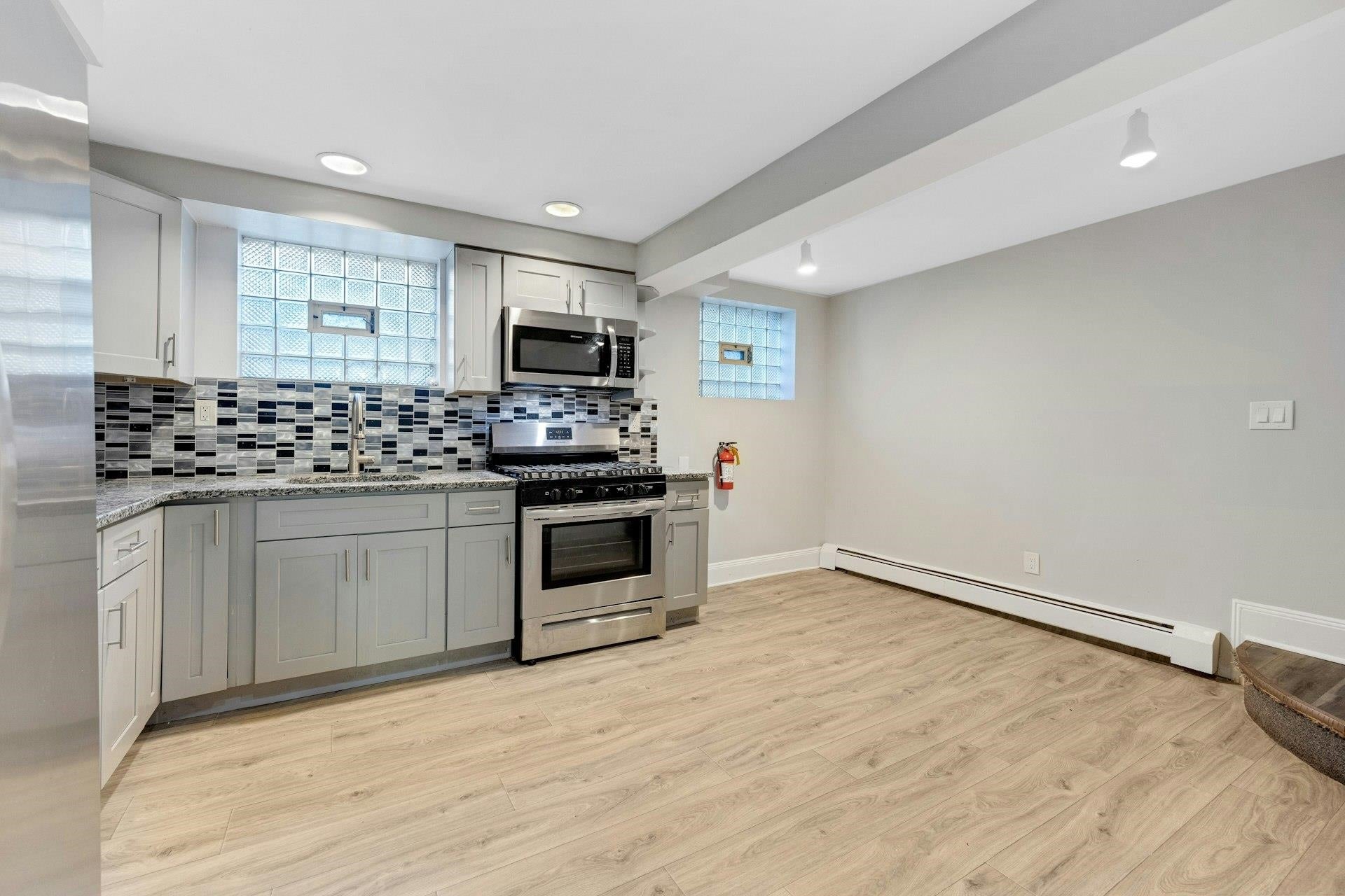 1406 8TH ST 2