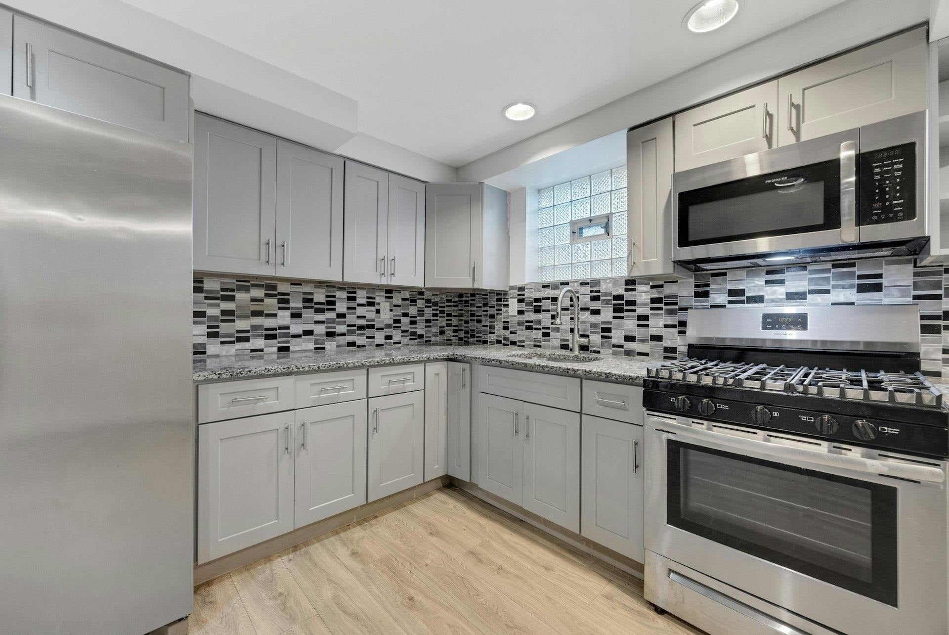1406 8TH ST 2