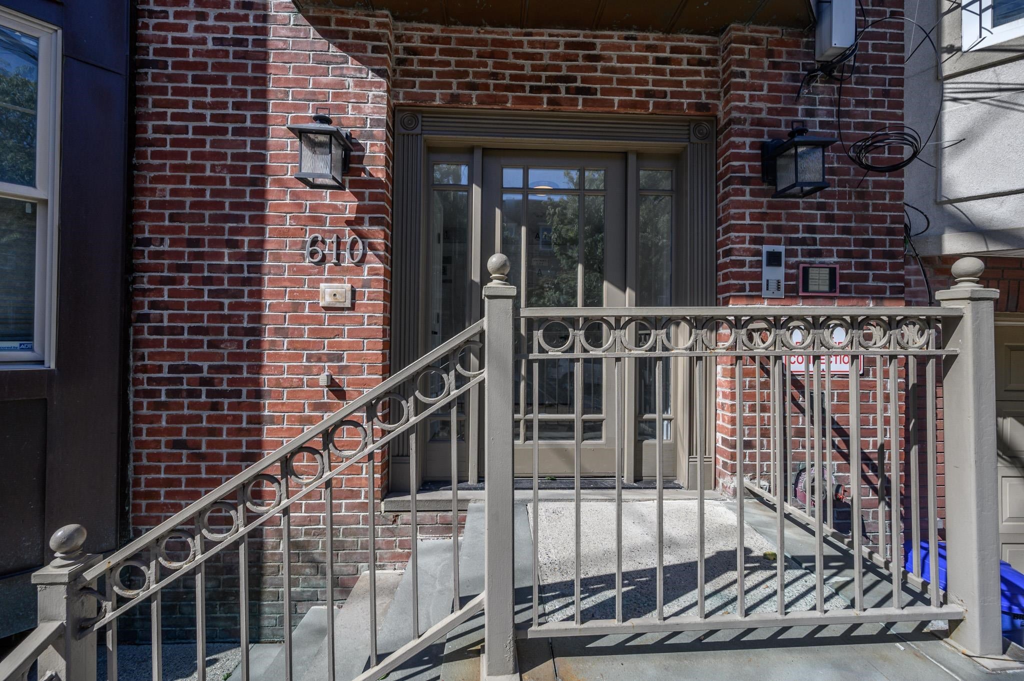 610 MADISON ST 2