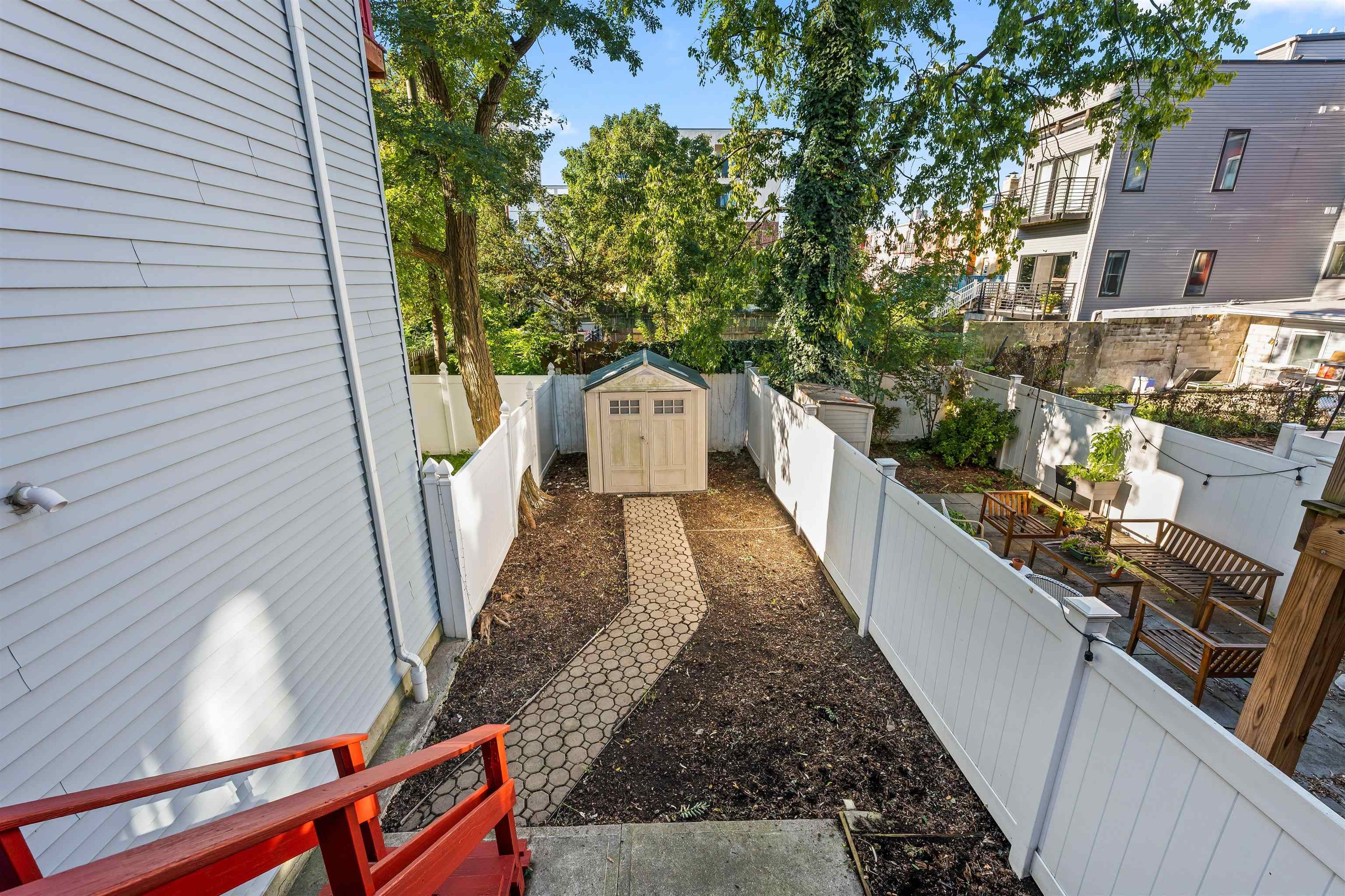 491 MERCER ST 2
