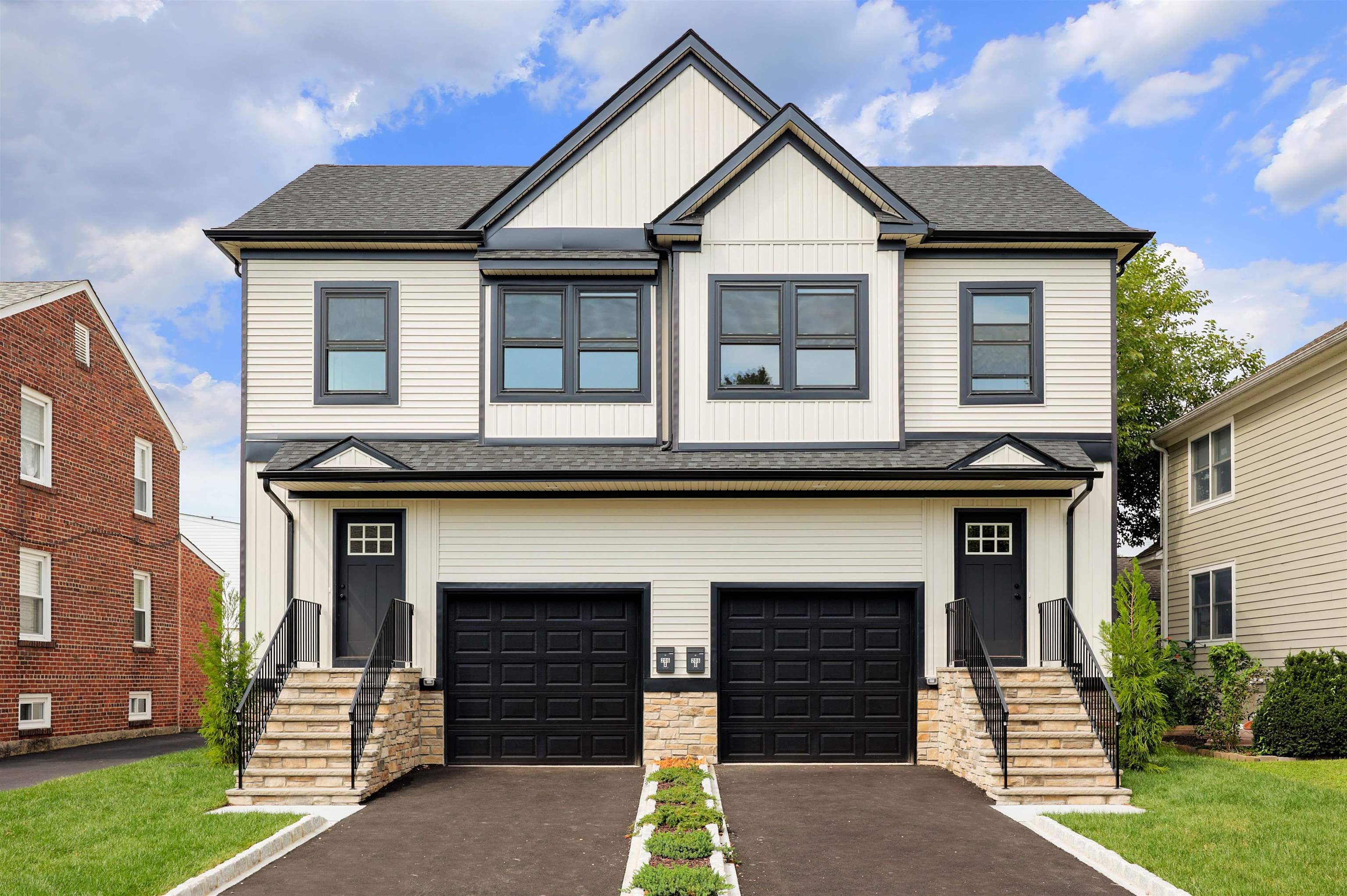 206 WILLOW AVE