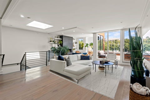 Townhouse For Sale - 367 Park Ave<br/> Weehawken, NJ 07086