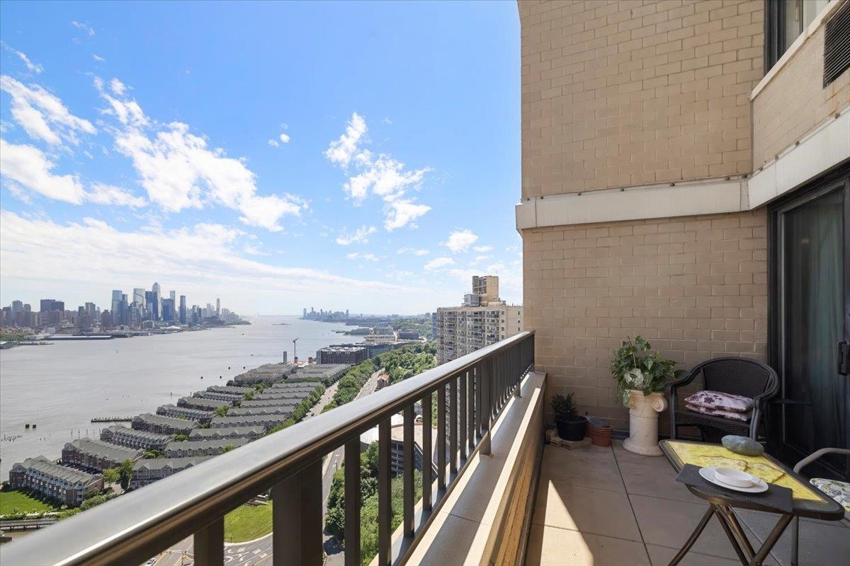 7000 Blvd East #40B, Guttenberg, New Jersey image 36