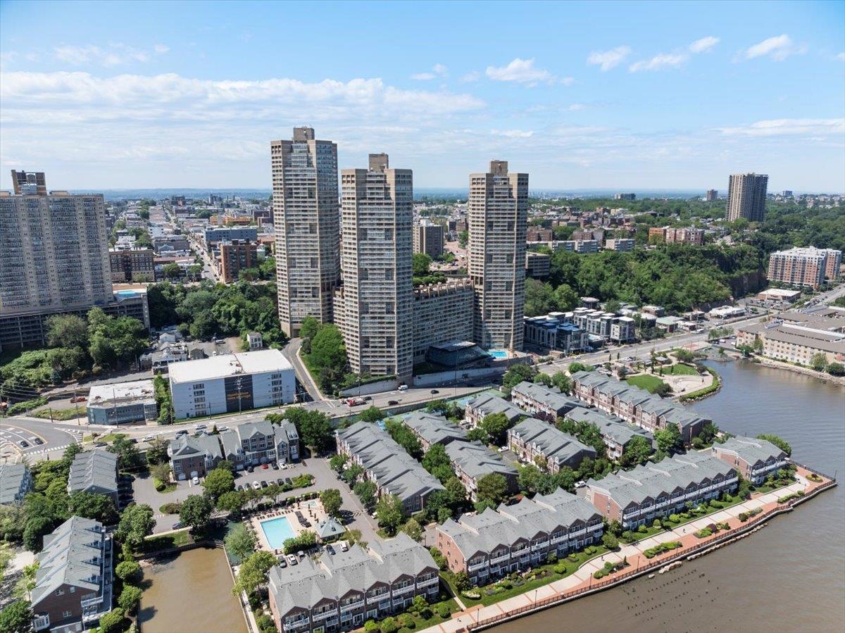 7000 Blvd East #40B, Guttenberg, New Jersey image 1